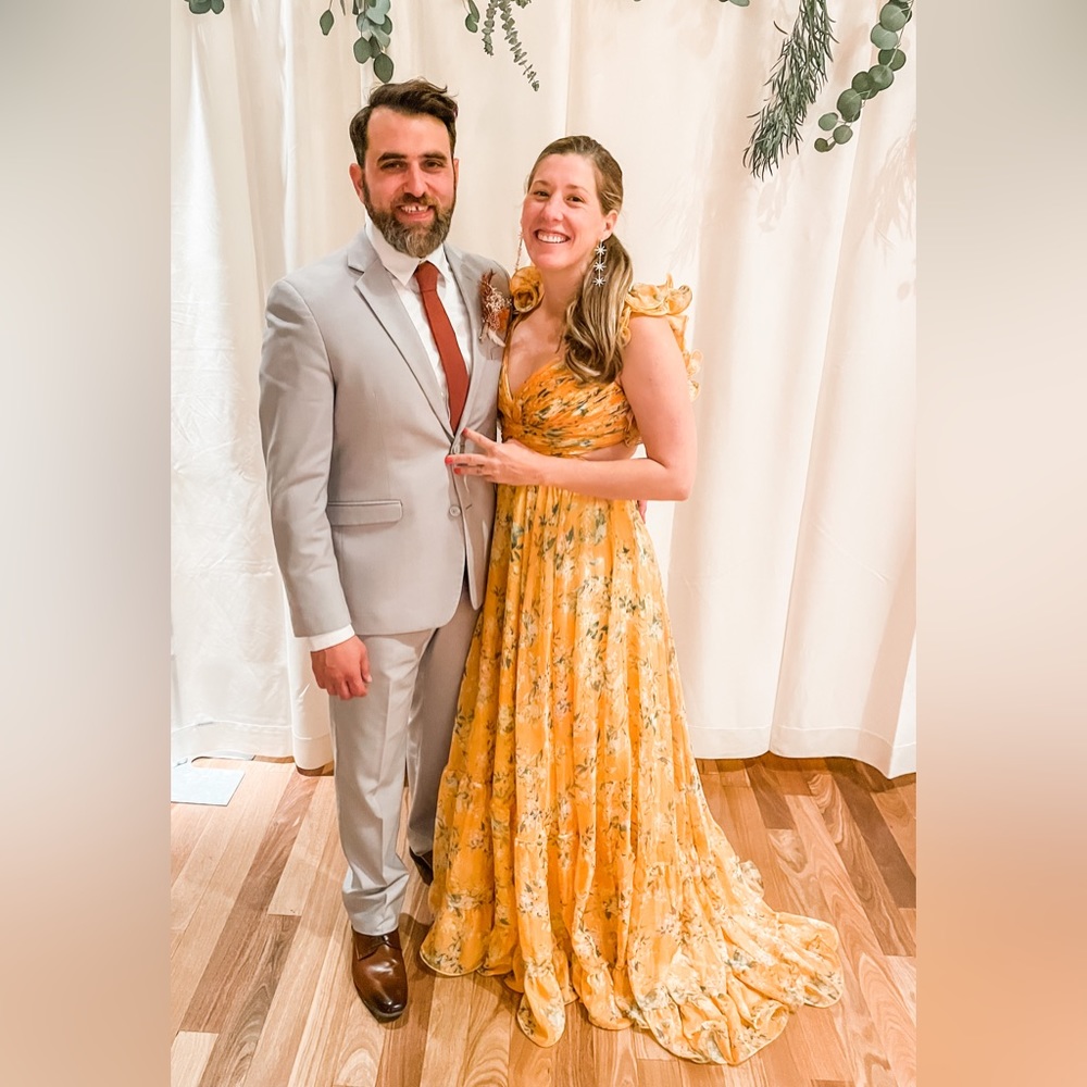 Macduggal yellow tiered dress gown size 8 or 10